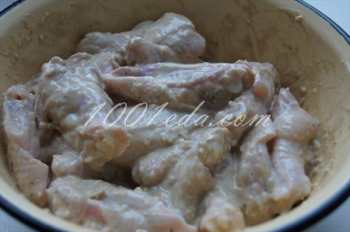 Чесночные куриные крылышки с кунжутом: рецепт с пошаговым фото